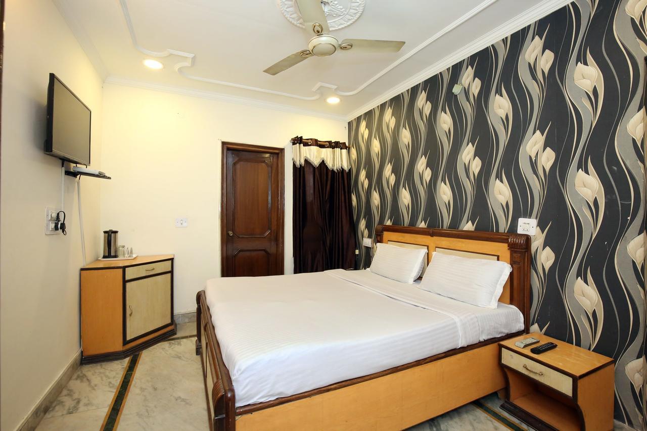 Capital O 10990 Hotel Gobind Regency Zirakpur Екстериор снимка