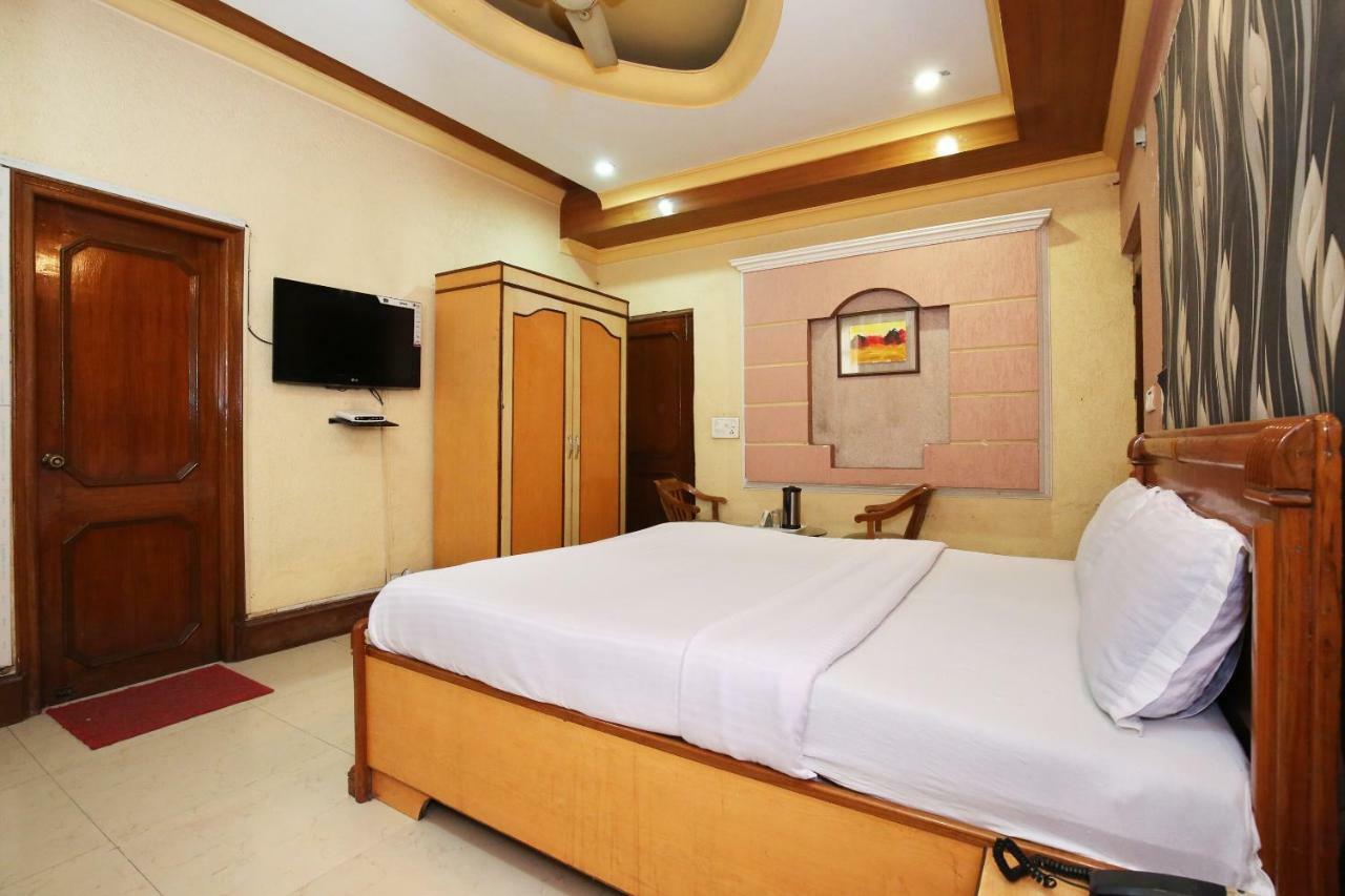 Capital O 10990 Hotel Gobind Regency Zirakpur Екстериор снимка