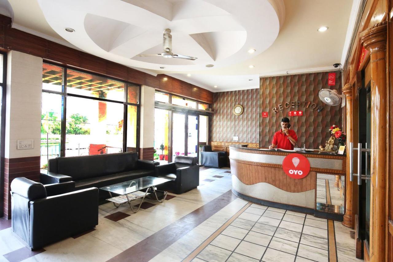 Capital O 10990 Hotel Gobind Regency Zirakpur Екстериор снимка