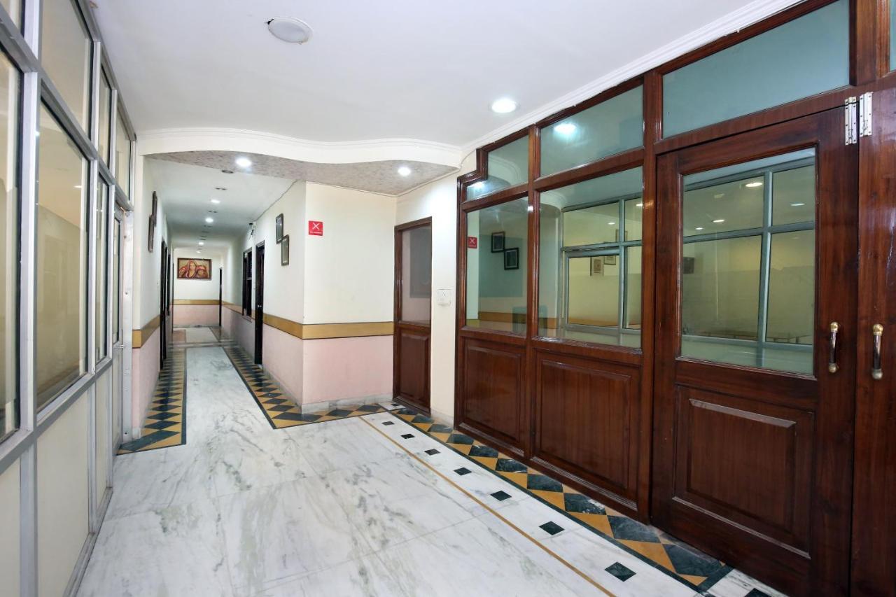 Capital O 10990 Hotel Gobind Regency Zirakpur Екстериор снимка