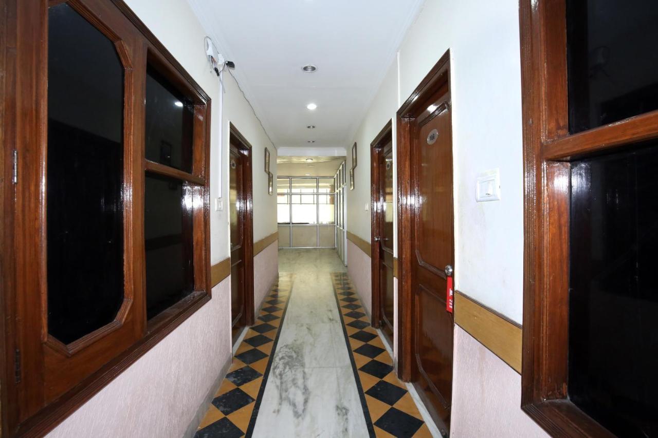 Capital O 10990 Hotel Gobind Regency Zirakpur Екстериор снимка